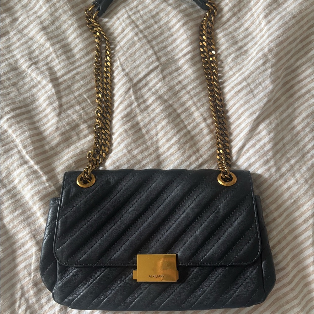 Black leather auxiliary Shoulder Bag with Gold Chain